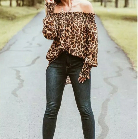 Leopard long Sleeve off the Shoulder Top Sz S - Picture 2 of 4